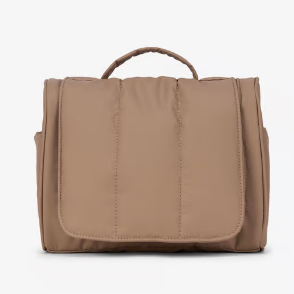 NWOT Calpak Luka Hanging Toiletry Bag in Chocolate